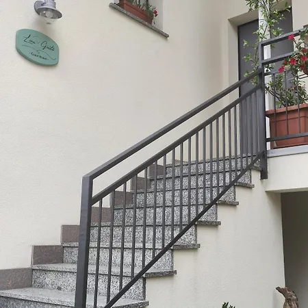 Lora Giusta Πανσιόν Όπως