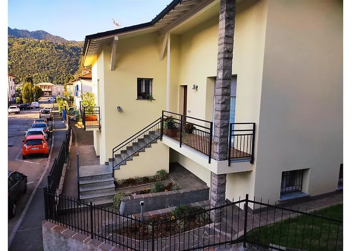 Lora Giusta 3* Όπως