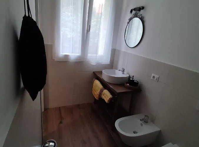 Lora Giusta Affittacamere