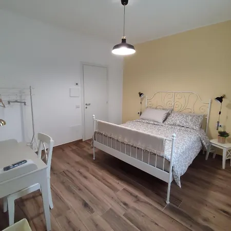 Lora Giusta Guest house Como